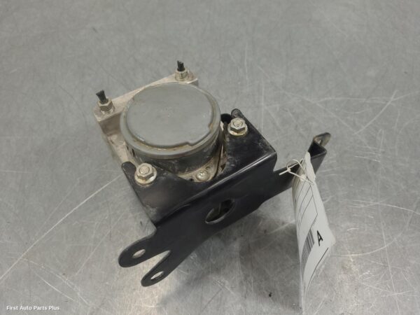 2012 TOYOTA HILUX Abs Pump/Modulator
