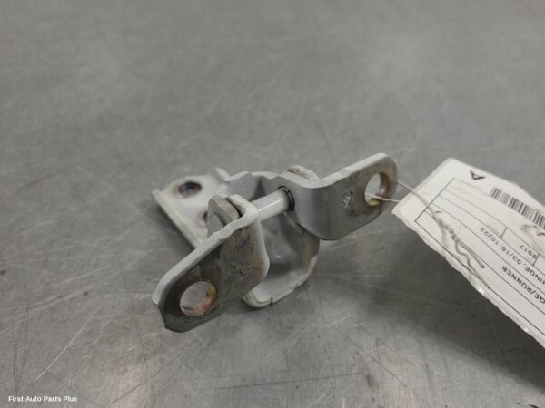 2017 MITSUBISHI TRITON Door Hinge/Runner