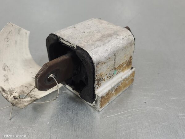 2009 MERCEDES SPRINTER Mount