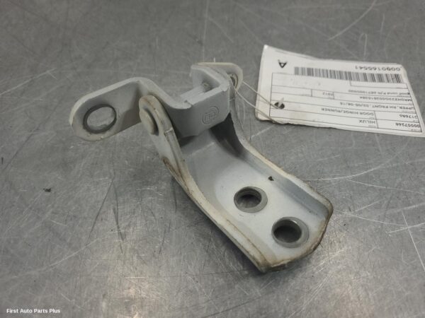 2012 TOYOTA HILUX Door Hinge/Runner