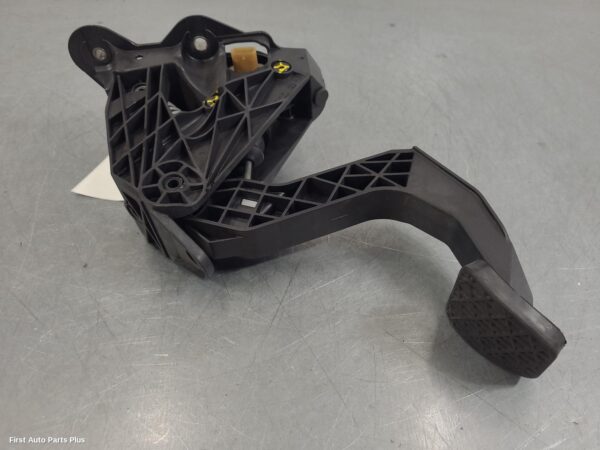 2022 MERCEDES SPRINTER Pedal Assembly
