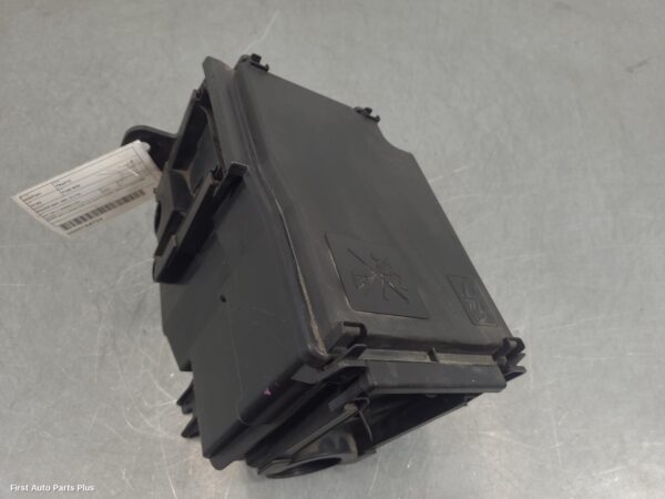 2021 RENAULT TRAFIC Fuse Box