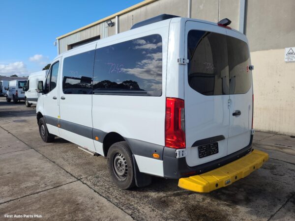 2021 MERCEDES SPRINTER Fan Shroud