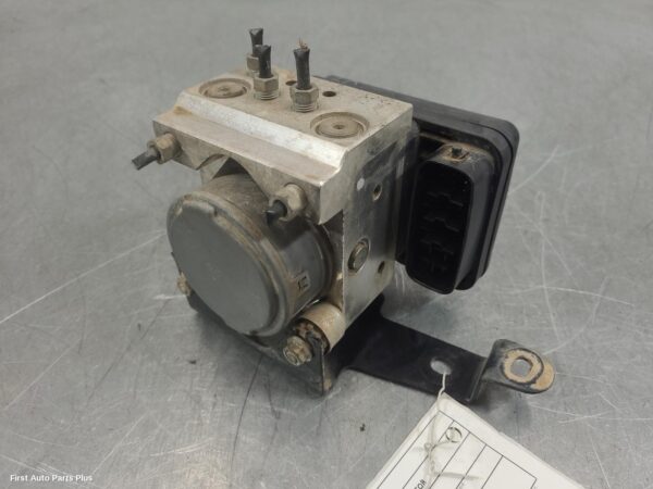 2012 TOYOTA HILUX Abs Pump/Modulator