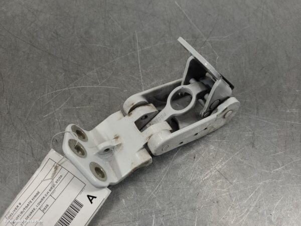2025 LDV DELIVER 9 Bootlid/Tgate Hinge