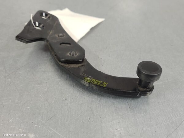 2018 MERCEDES VITO Door Hinge/Runner