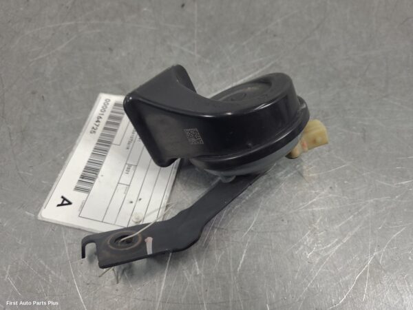 2021 RENAULT TRAFIC Horn