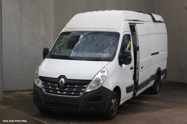 2017 RENAULT MASTER Right Front Hub Assembly