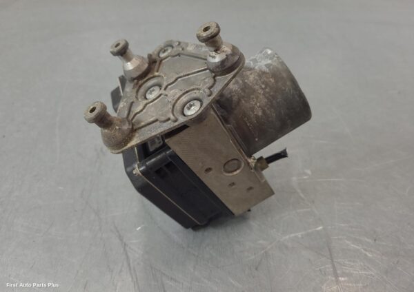 2012 MERCEDES VITO Abs Pump/Modulator