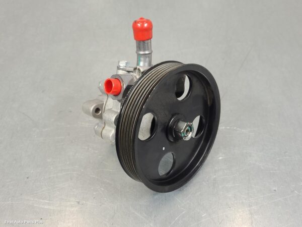 2011 TOYOTA HILUX Steering Pump