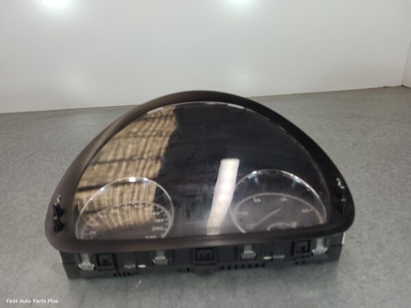 2013 MERCEDES VIANO Instrument Cluster