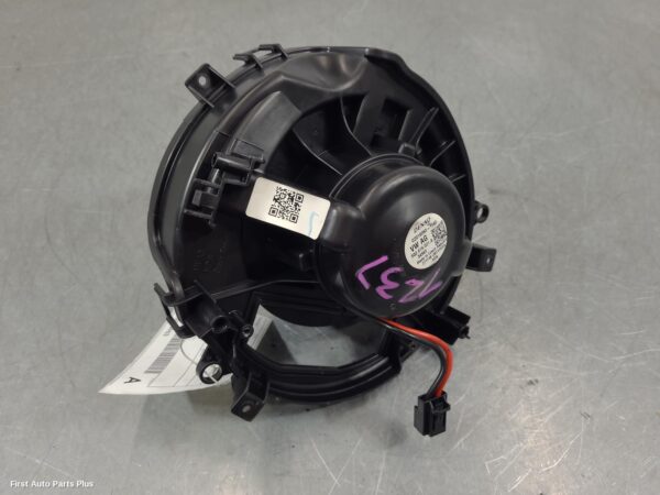 2019 VOLKSWAGEN CRAFTER Heater Fan Motor