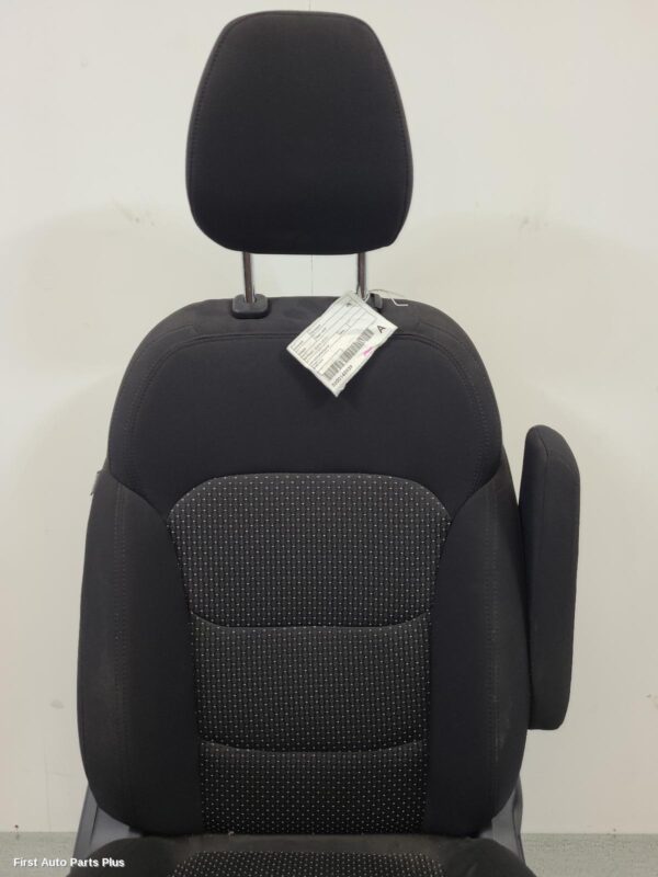 2024 LDV DELIVER 9 Front Seat