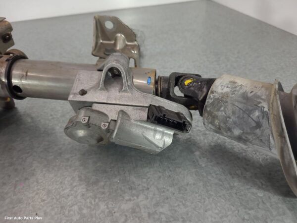 2013 MERCEDES VIANO Steering Column