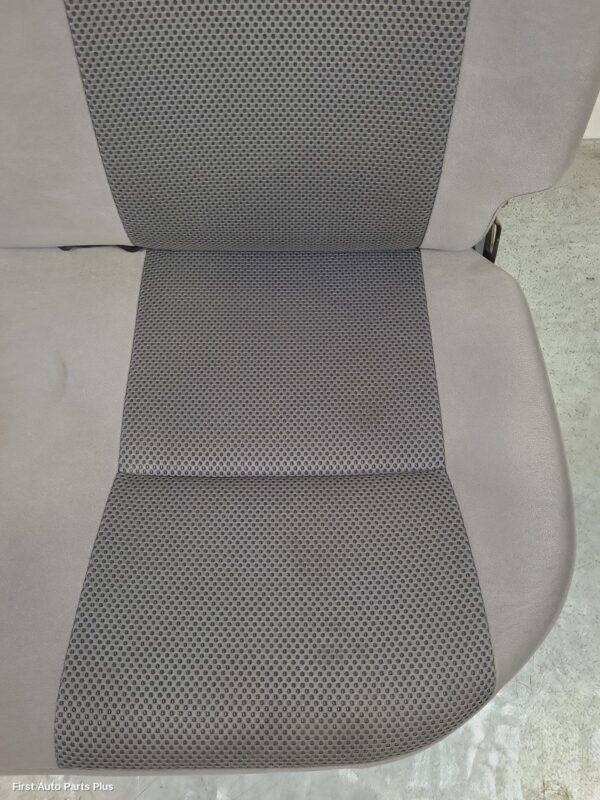 2011 TOYOTA HILUX 2nd Seat (Rear Seat)