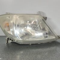 2010 TOYOTA HILUX Right Headlamp
