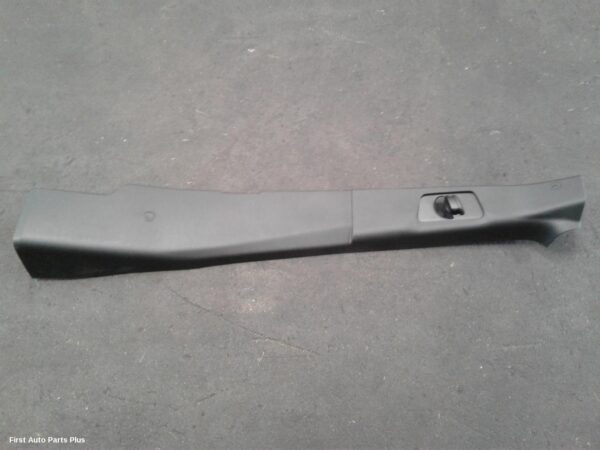2020 MERCEDES SPRINTER Left Centre Pillar