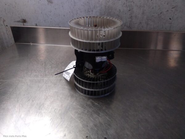 2014 MERCEDES VIANO Heater Fan Motor