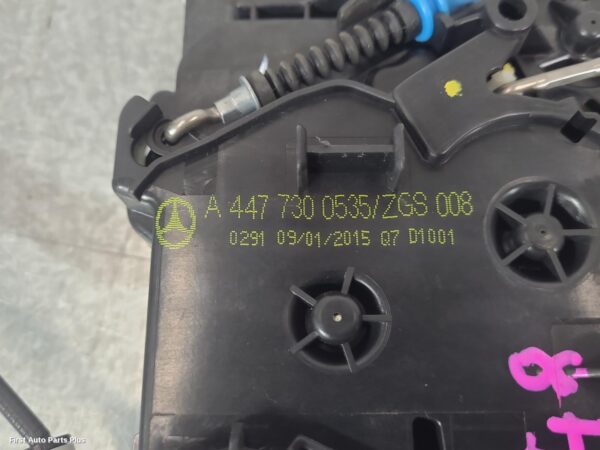 2016 MERCEDES VITO Door/Boot/Gate Lock