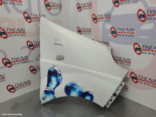 2013 RENAULT TRAFIC Right Guard