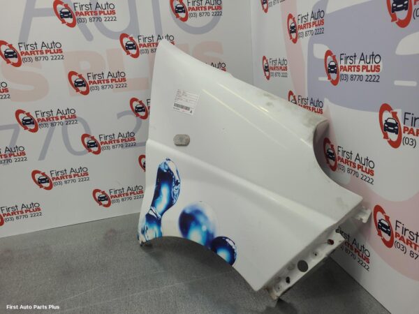 2013 RENAULT TRAFIC Right Guard