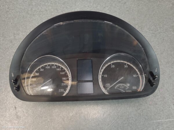 2013 MERCEDES VIANO Instrument Cluster