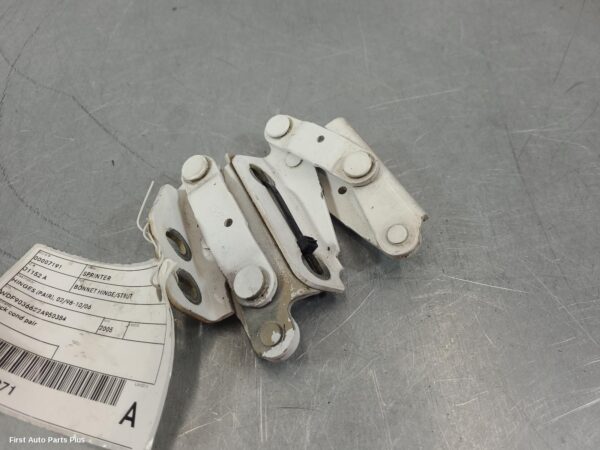 2005 MERCEDES SPRINTER Bonnet Hinge/Strut