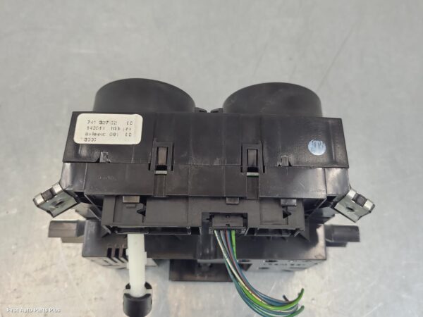 2014 MERCEDES VITO Heater/Ac Controls