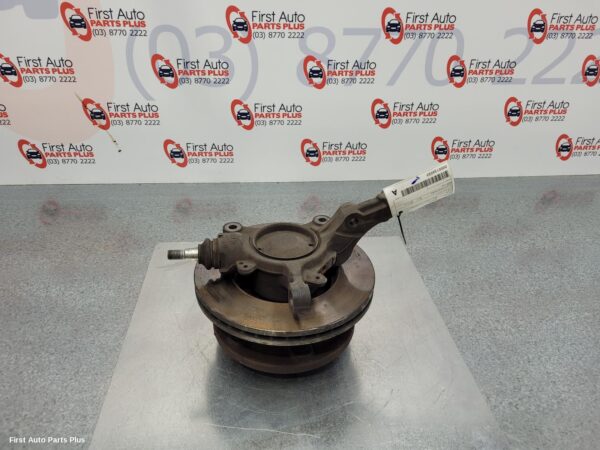 2017 RENAULT MASTER Right Front Hub Assembly