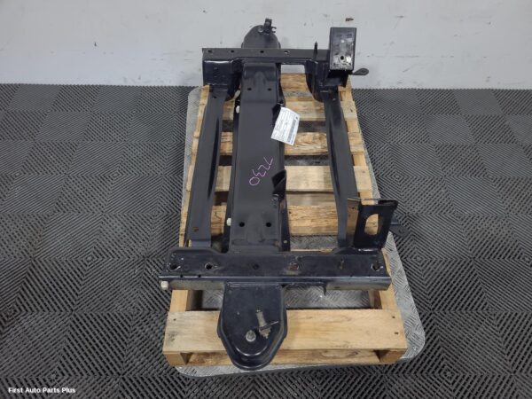 2004 MERCEDES SPRINTER Frt Xmember/Cradle