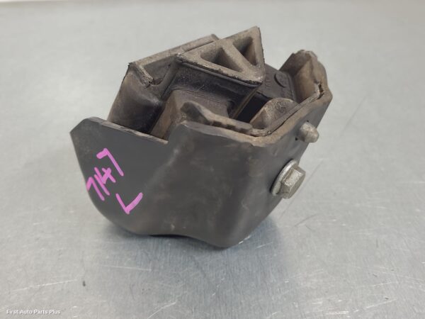 2013 MERCEDES VITO Mount