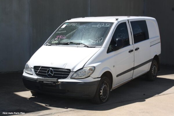2007 MERCEDES VITO Right Front 1/4 Door Glass