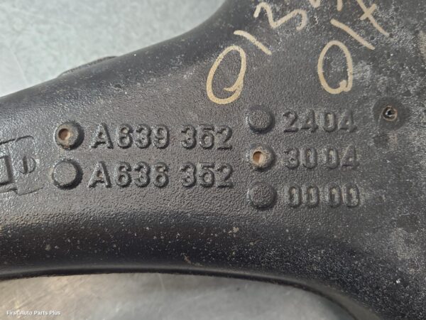 2014 MERCEDES VITO Left Rear Trailing Arm