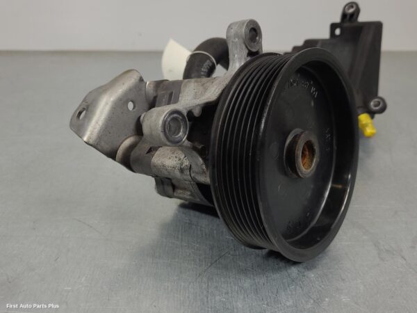 2015 MERCEDES SPRINTER Steering Pump
