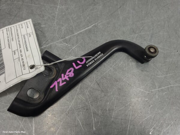2006 MERCEDES VITO Door Hinge/Runner
