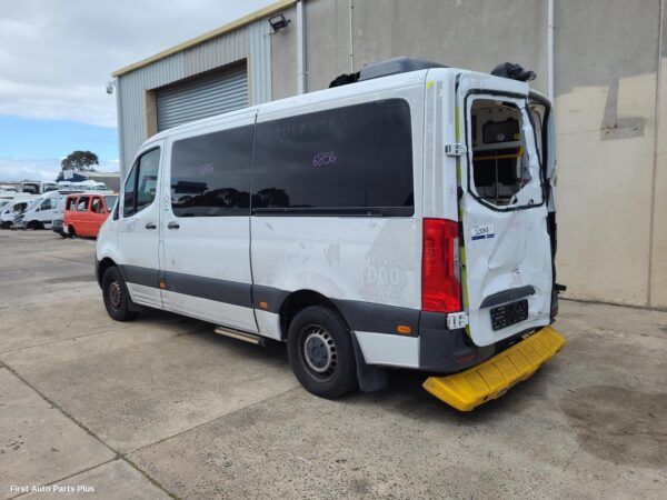 2020 MERCEDES SPRINTER Body/Door Mould