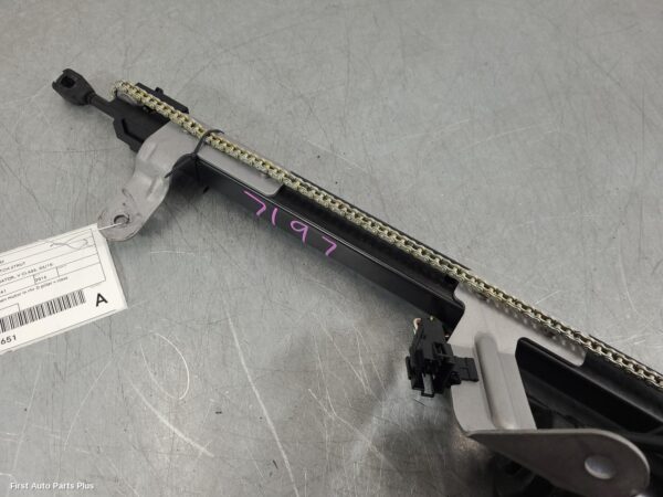 2016 MERCEDES VITO Hatch Strut