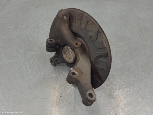 2006 MERCEDES VITO Right Front Hub Assembly