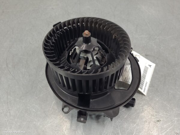 2019 VOLKSWAGEN CRAFTER Heater Fan Motor