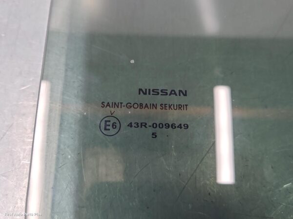 2016 NISSAN NAVARA Right Rear Door Window