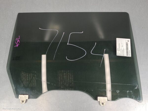 2016 NISSAN NAVARA Right Rear Door Window