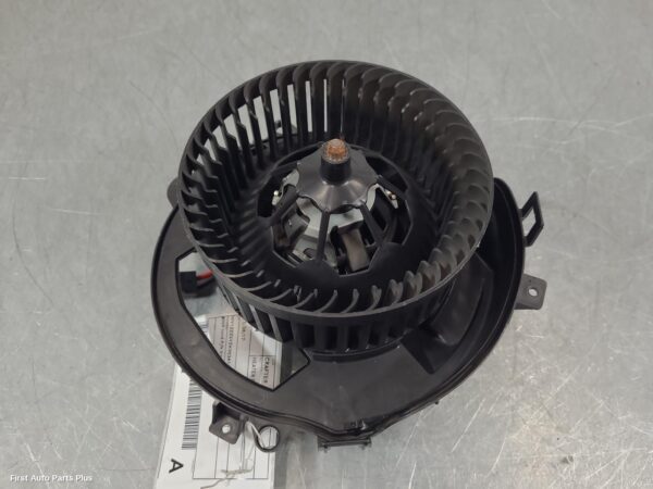 2019 VOLKSWAGEN CRAFTER Heater Fan Motor