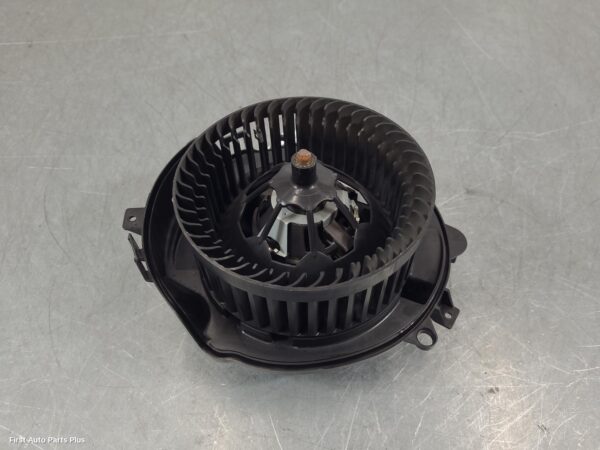 2019 VOLKSWAGEN CRAFTER Heater Fan Motor