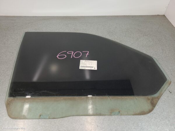 2011 VOLKSWAGEN TRANSPORTER Right Front Door Window