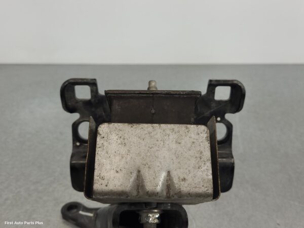 2023 NISSAN NAVARA Mount