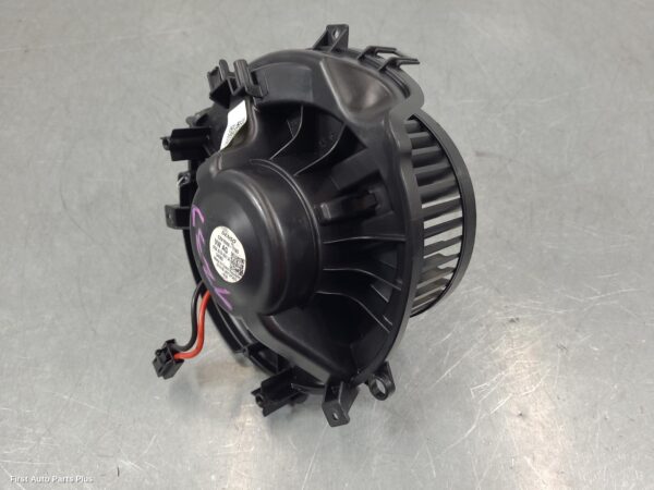 2019 VOLKSWAGEN CRAFTER Heater Fan Motor