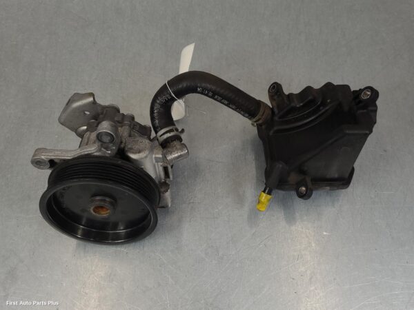 2015 MERCEDES SPRINTER Steering Pump