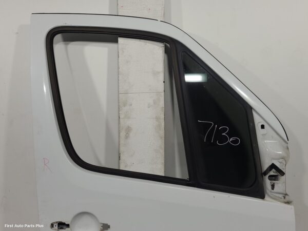 2016 MERCEDES SPRINTER Right Front Door