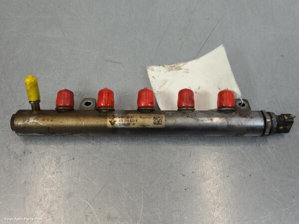 2015 RENAULT TRAFIC Injection Rail