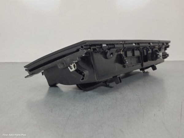 2021 MERCEDES SPRINTER Console